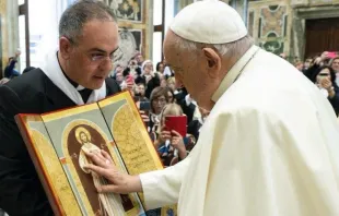 P. Pasqualino di Dio y el Papa Francisco. Crédito: Vatican Media