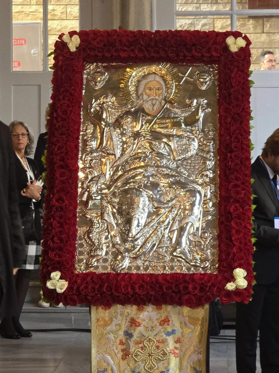 Un ícono plateado de San Andrés, exhibido en la Iglesia Patriarcal de San Gregorio en Estambul, Turquía, el 30 de noviembre de 2025. Crédito: fondo AIGAV.