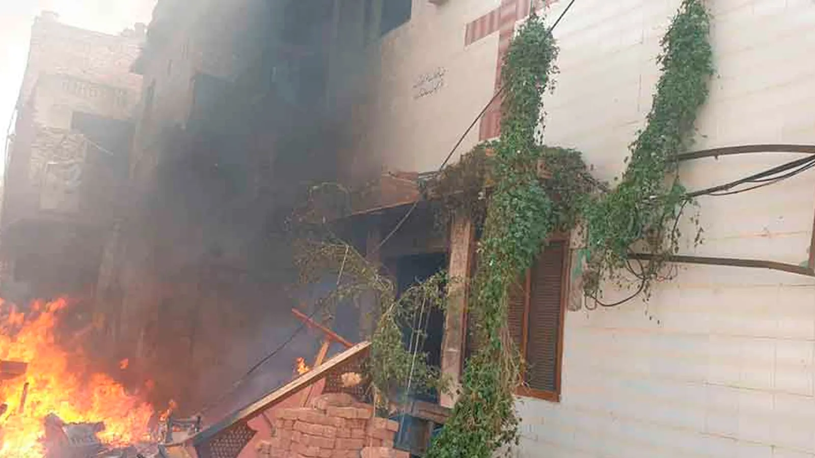 Una iglesia y enseres de cristianos en llamas durante los ataques en Jaranwala.?w=200&h=150