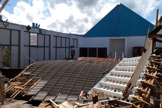 Una iglesia devastada por el huracán Melissa en Jamaica.