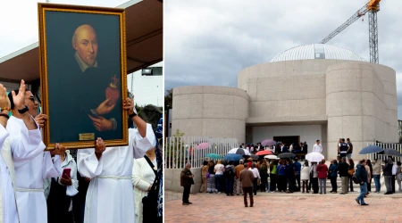 Cuadro con la imagen de San Juan Eudes y la nueva iglesia consagrada en el barrio Minuto de Dios en Bogotá.