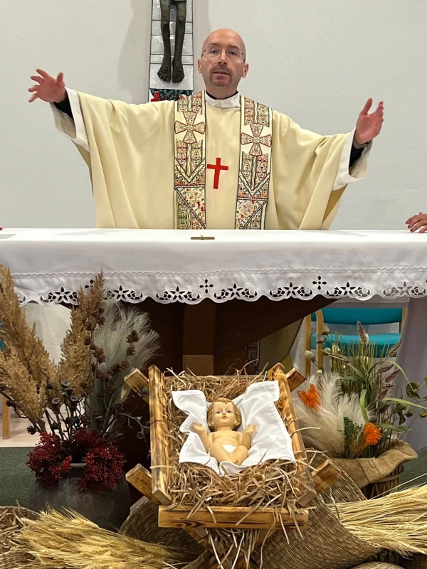 El P. Tomaž Majcen, franciscano conventual, es el único sacerdote católico en Groelandia. Crédito: Cortesía P.Majcen