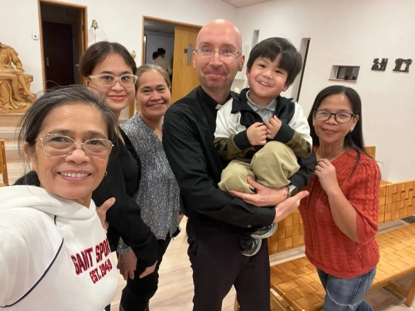 Los católicos de Groelandia son unos 800 y están dispersos por toda la isla. Crédito: Cortesía P. Majcen