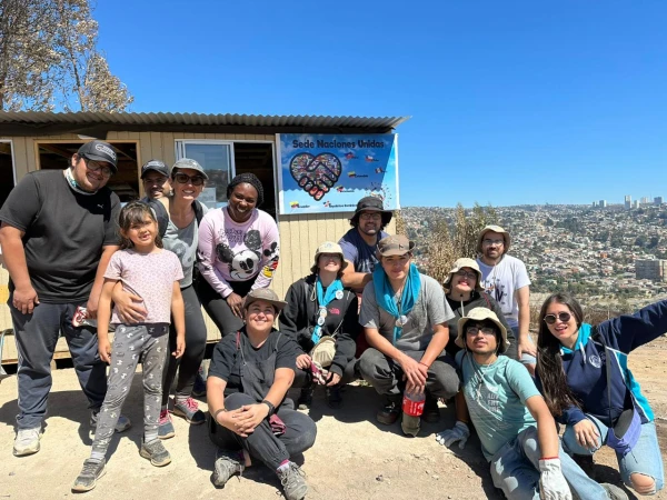 La Alianza Famvin con las Personas sin Hogar (FHA) eligió esta zona devastada de Chile para poner en marcha el proyecto 13 Casas. Crédito: Cortesía Familia vicenciana