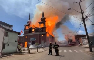 Incendio en la iglesia San Antonio de Padua Crédito: Captura de video/Bomberos de Iquique
