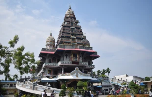 Iglesia Graha Maria Annai Velangkanni, una iglesia católica de estilo indio-mogol en Medan, Indonesia. Crédito: MarlonH - Shutterstock