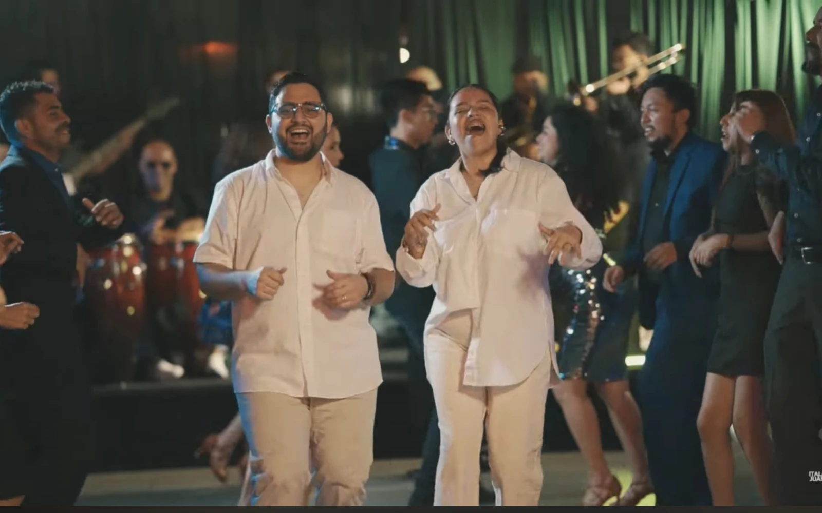 Ítala y Juanjo estrenó hoy en YouTube la versión salsa de “Dios te ama”.?w=200&h=150