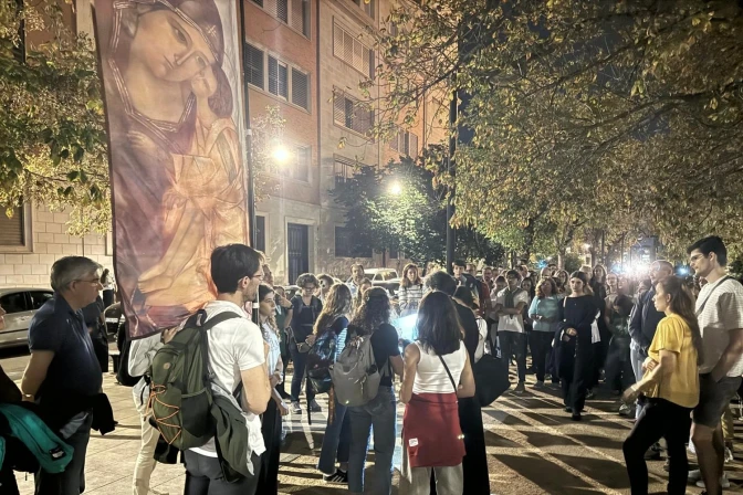 Participantes en la iniciativa "La séptima vuelta" en Valencia (España).