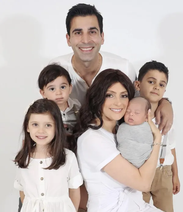 Jessica Hanna con su esposo y sus cuatro hijos. Crédito: Jessica Hanna