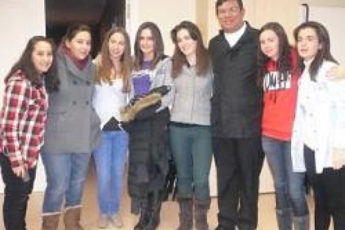 Arzobispo de Pamplona invita a los jóvenes a vivir "con la disponibilidad de creyentes"