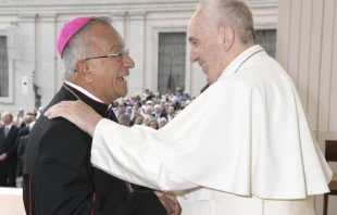 Mons. Jorge Enrique Jimu00e9nez Carvajal con el Papa Francisco. Cru00e9dito: Vatican Media 