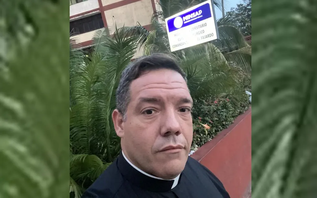 El P. Jorge Luis Pérez Soto denuncia que le negaron auxiliar espiritualmente a un paciente grave en la UCI de un hospital de La Habana (Cuba).?w=200&h=150