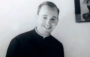 El P. Jorge Mario Bergoglio, hoy Papa Francisco. Crédito: Compañía de Jesús (Argentina)