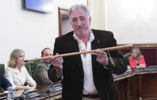 Joseba Asirón, alcalde de Pamplona (España) que permitió una exposición blasfema. Crédtio: Ayuntamiento de Pamplona.