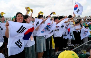 Peregrinos surcoreanos en Tor Vergata, como parte de su participación en el Jubileo de los Jóvenes 2025. Crédito: Vatican Media.