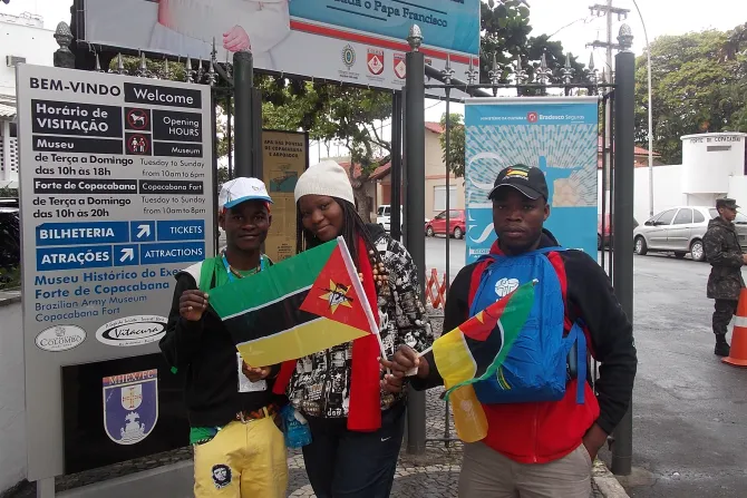 Jóvenes de Mozambique volaron dos días y llegaron a la JMJ Río 2013