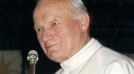 San Juan Pablo II durante encuentro con George H. W. Bush en el Vaticano, en 1991.