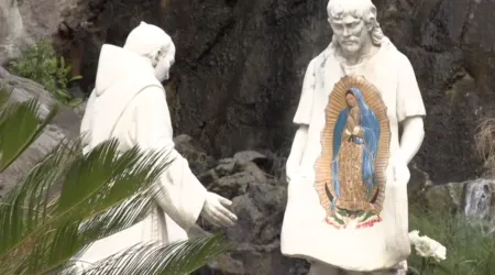 Imagen de San Juan Diego en la Basílica de Guadalupe