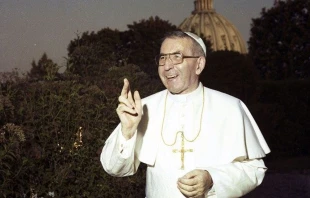 El Beato Papa Juan Pablo I en los jardines vaticanos. Crédito: Vatican News