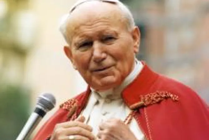 Obispo español confía que canonización del Beato Juan Pablo II "llegue pronto"
