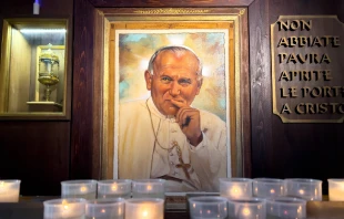 Imagen de San Juan Pablo II. Crédito: Adrian Tusar - Shutterstock