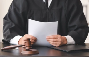 Imagen referencial de un juez. Crédito: Canva