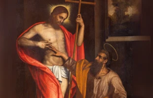 Santo Tomás mete el dedo en la llaga del costado de Jesús resucitado. Crédito: Shutterstock