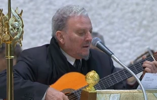 Kiko Argüello, iniciador del Camino Neocatecumenal. Crédito: Youtube Vatican News.