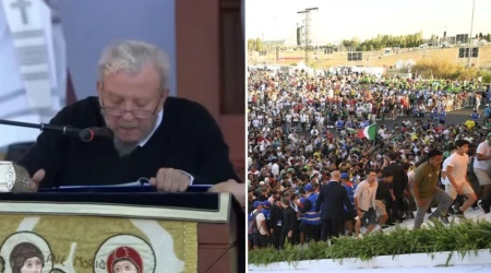 Kiko Argüello y jóvenes del Camino Neocatecumenal en Tor Vergata el lunes 4 de agosto.