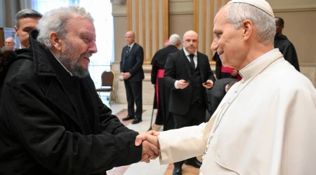 El Papa León XIV saluda a Kiko Argüello este 19 de enero