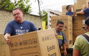 Los Caballeros de Colón llevaron estufas, lavadoras, refrigeradores y colchones, entre otros donativos, a zonas afectadas por las lluvias e inundaciones en el área metropolitana de Guadalajara. Crédito: Crédito: Reese Cuevas.