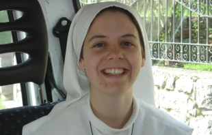 La hermana Clare Crockett en 2004. Crédito: Siervas del Hogar de la Madre.