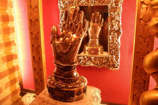 Reliquia de la mano izquierda de Santa Teresa de Jesús