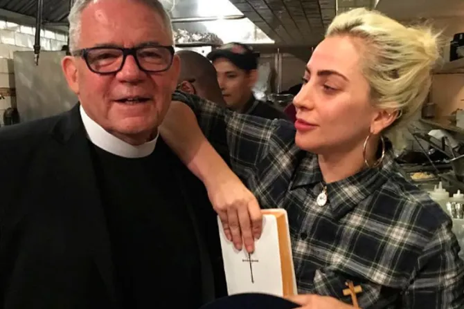 VIRAL: Lady Gaga impacta las redes con "reflexión" sobre la Eucaristía
