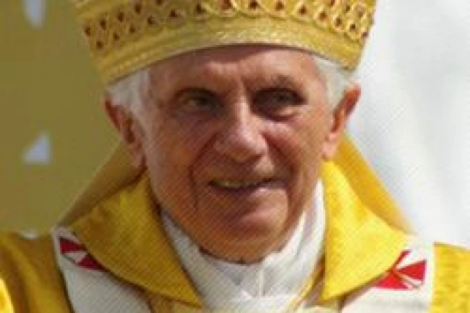 El Papa desde Calabria alienta a juventud a apoyarse en la fe para no caer el pesimismo