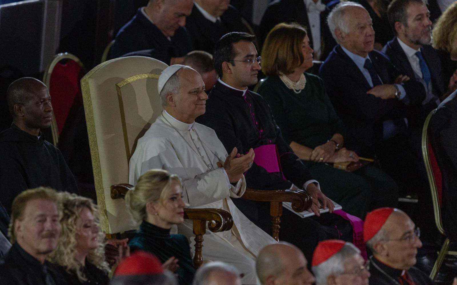 El Papa León XIV durante el Concierto con los Pobres, este sábado 6 de diciembre de 2025, en el que participó el cantante canadiense Michael Bublé.?w=200&h=150
