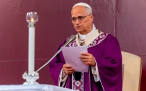 El Papa León XIV pronuncia su homilía en la Misa por los fieles difuntos en Roma.