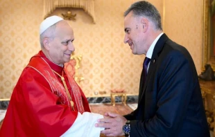 El Papa León XIV y el presidente de Uruguay, Yamandú Orsi. Crédito: Vatican Media.