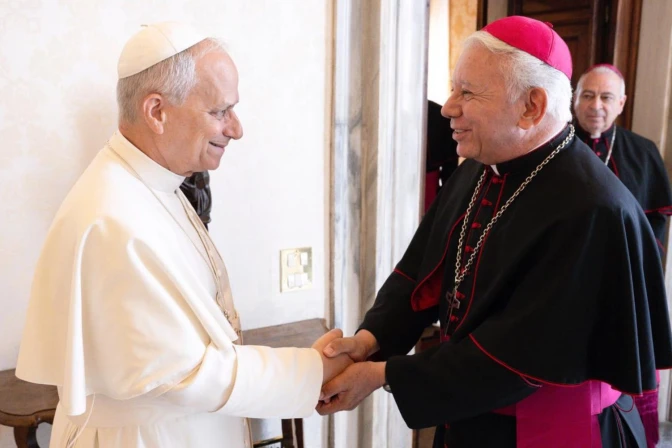 Papa León XIV y Mons. Ramón Castro Castro