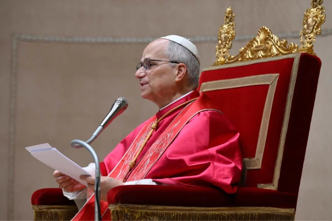 Papa León XIV se dirige a embajadores y otros representantes diplomáticos ante la Santa Sede