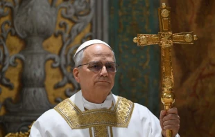 El Papa León XIV durante su primera Misa este 9 de mayo en la Capilla Sixtina Crédito: Vatican Media