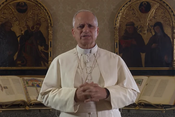 El Papa León XIV interviene en una jornada sobre la identidad de la educación católica.