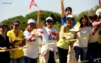 Los fieles católicos del Líbano reciben al Papa Benedicto XVI durante su visita al país en 2012.