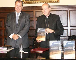 Natale Amprimo y el Cardenal Juan Luis Cipriani en la presentación del libro?w=200&h=150