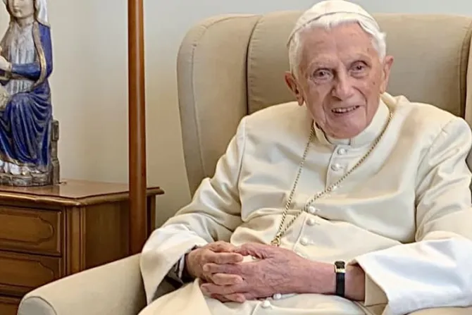 Sacerdotes recomiendan leer estos libros de Benedicto XVI