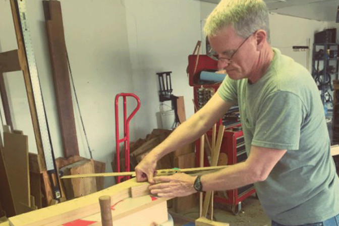 Obispo electo en Estados Unidos elabora su propio báculo