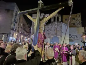 Día mundial del agua: La lluvia volvió a Barcelona tras rezar una novena al Cristo de la Sangre