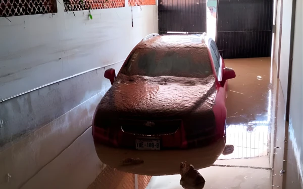 Lluvias dentro de una casa. Crédito: Cáritas de Tulancingo