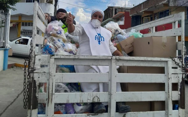 Ayuda de religiosas a comunidades afectadas. Crédito: Cáritas de Tulancingo
