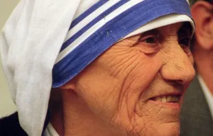 Madre Teresa de Calcuta. Crédito: © 1986 Túrelio (via Wikimedia-Commons), 1986 / Lizenz: Creative Commons CC-BY-SA-2.0 de.